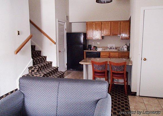 Quality Suites Хант-Вэлли Экстерьер фото